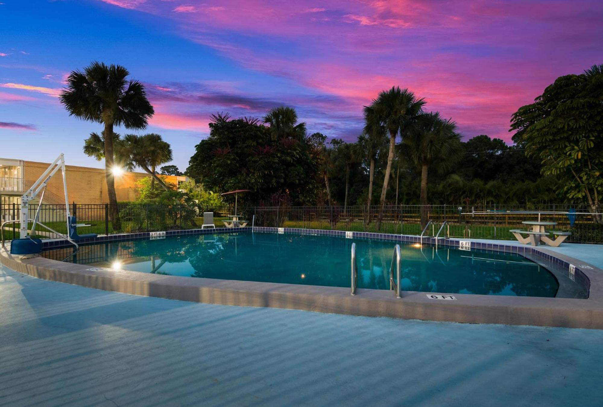 Red Roof Inn Vero Beach - I-95 Εξωτερικό φωτογραφία